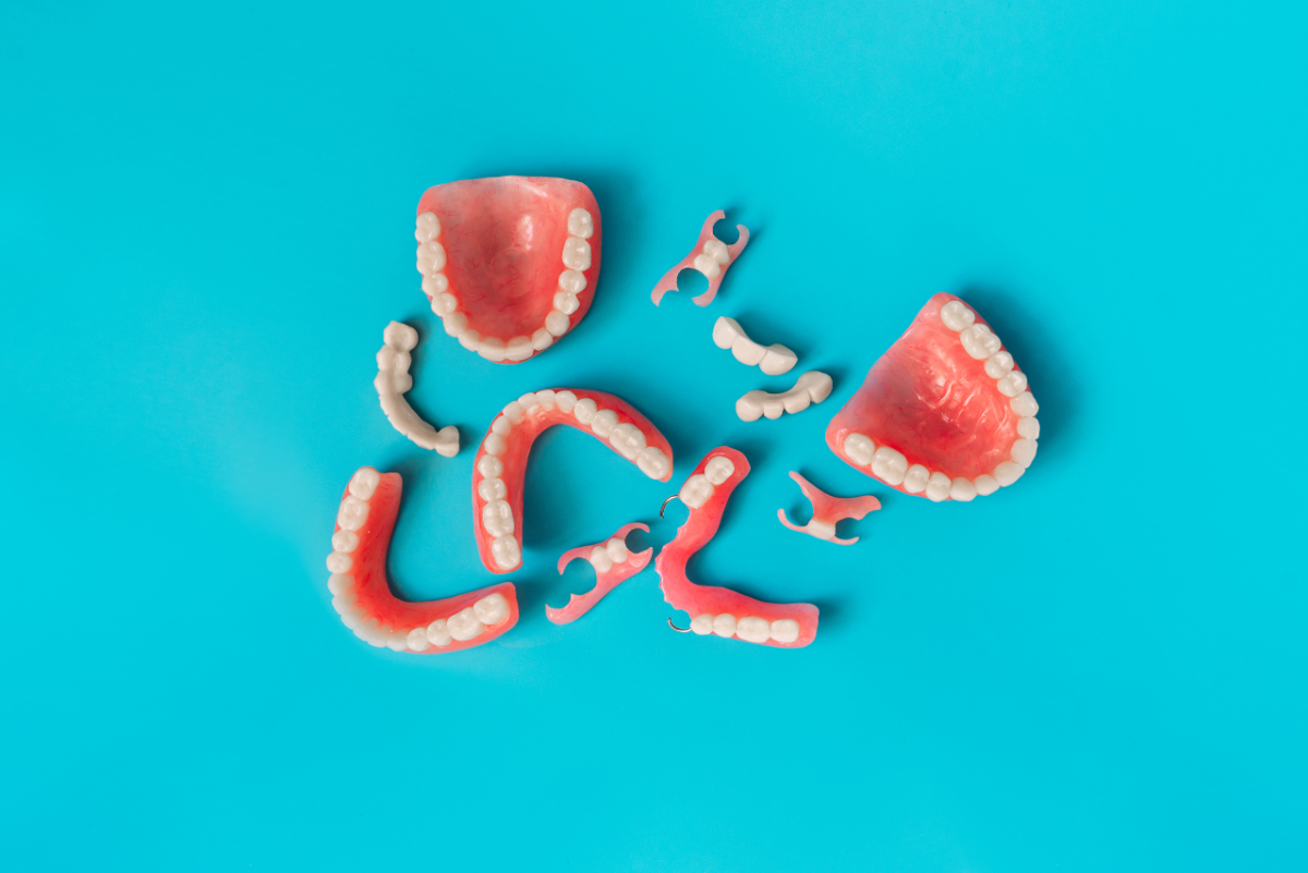 色々な形の入れ歯