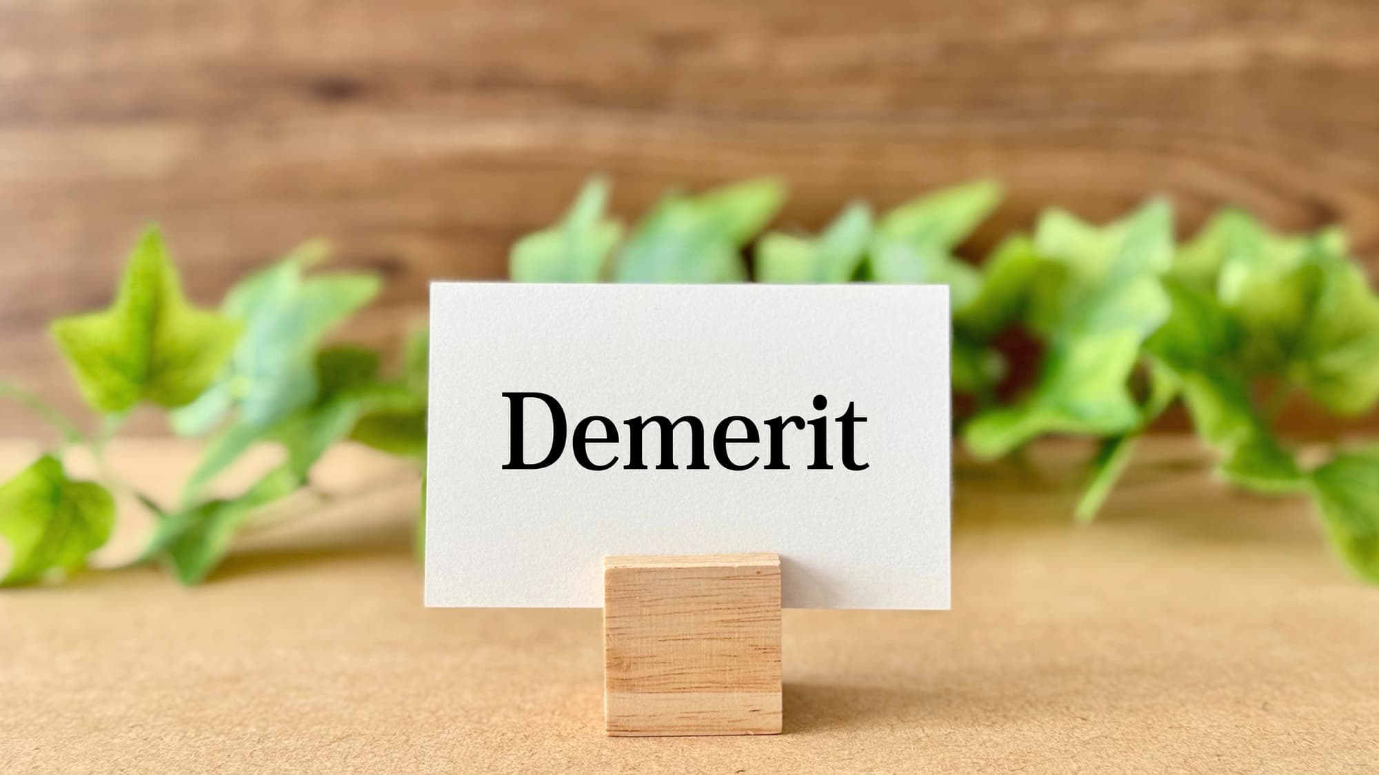 インプラント治療のデメリットを説明するイメージ