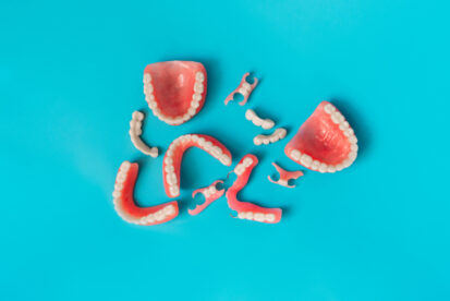 色々な形の入れ歯