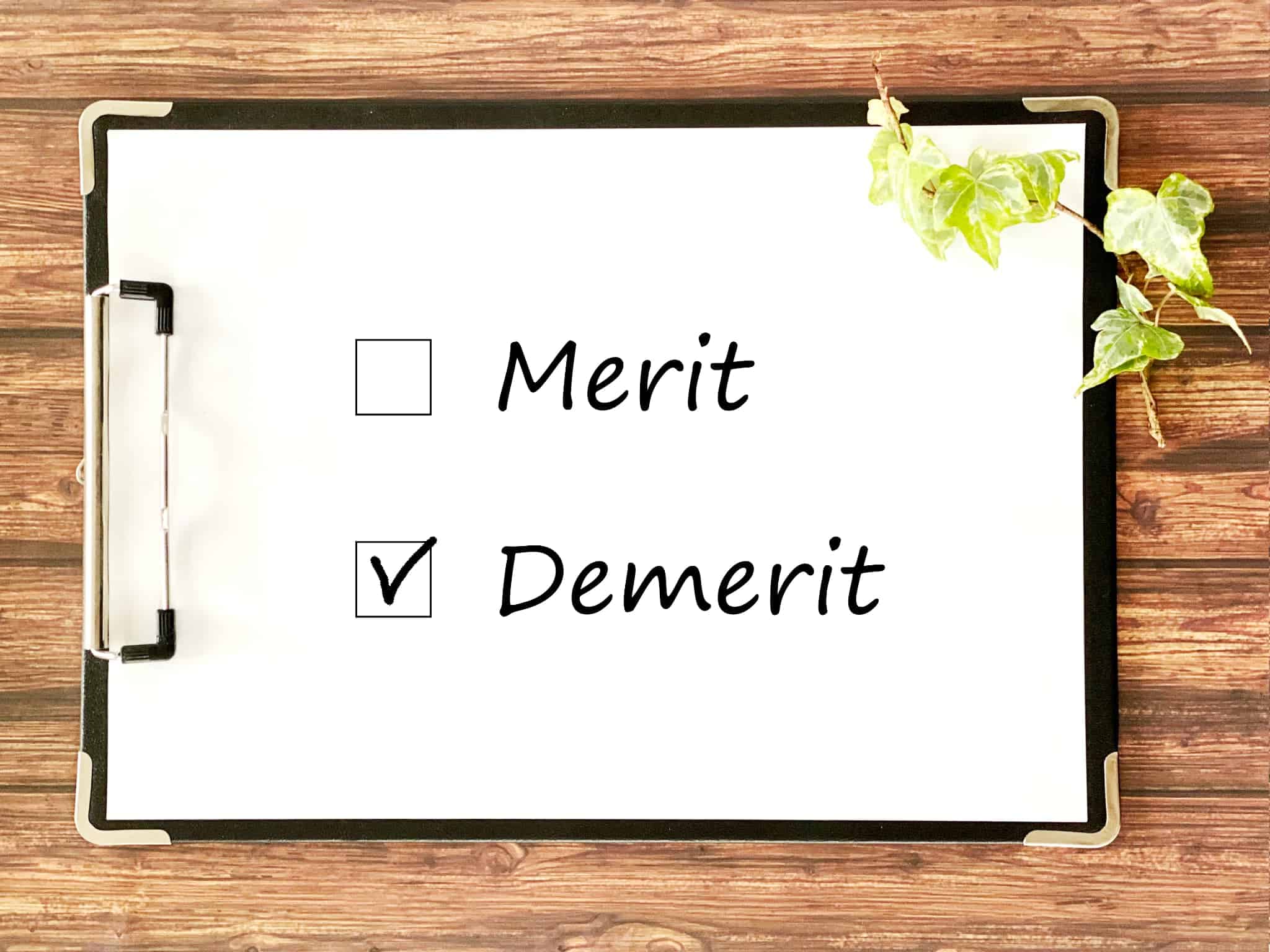 歯周外科治療のデメリットを示す文字